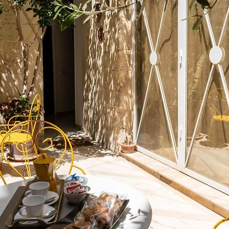 B&B Corte Dei Memoli Di Margiotta Giuseppina Lecce Kültér fotó