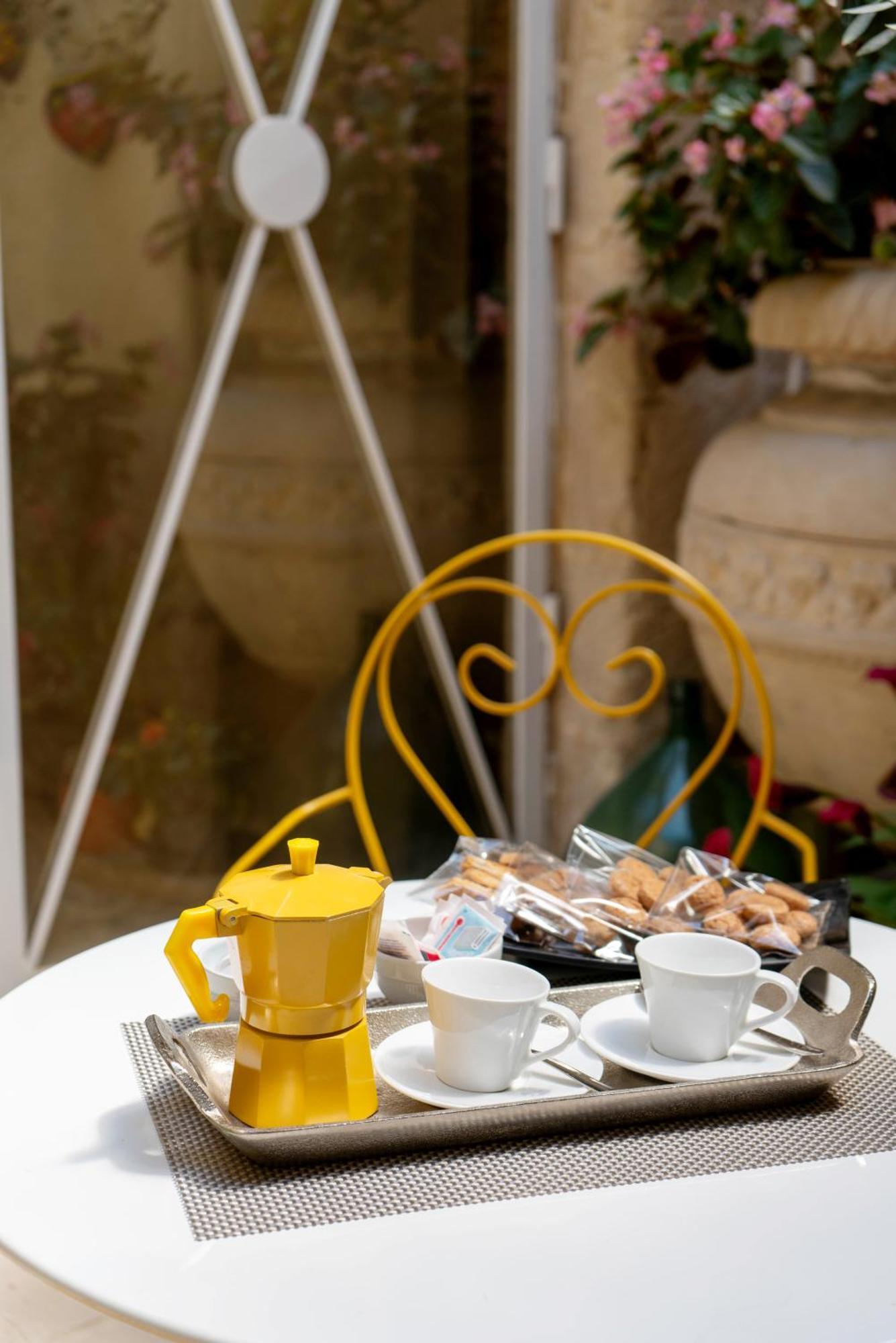 B&B Corte Dei Memoli Di Margiotta Giuseppina Lecce Kültér fotó