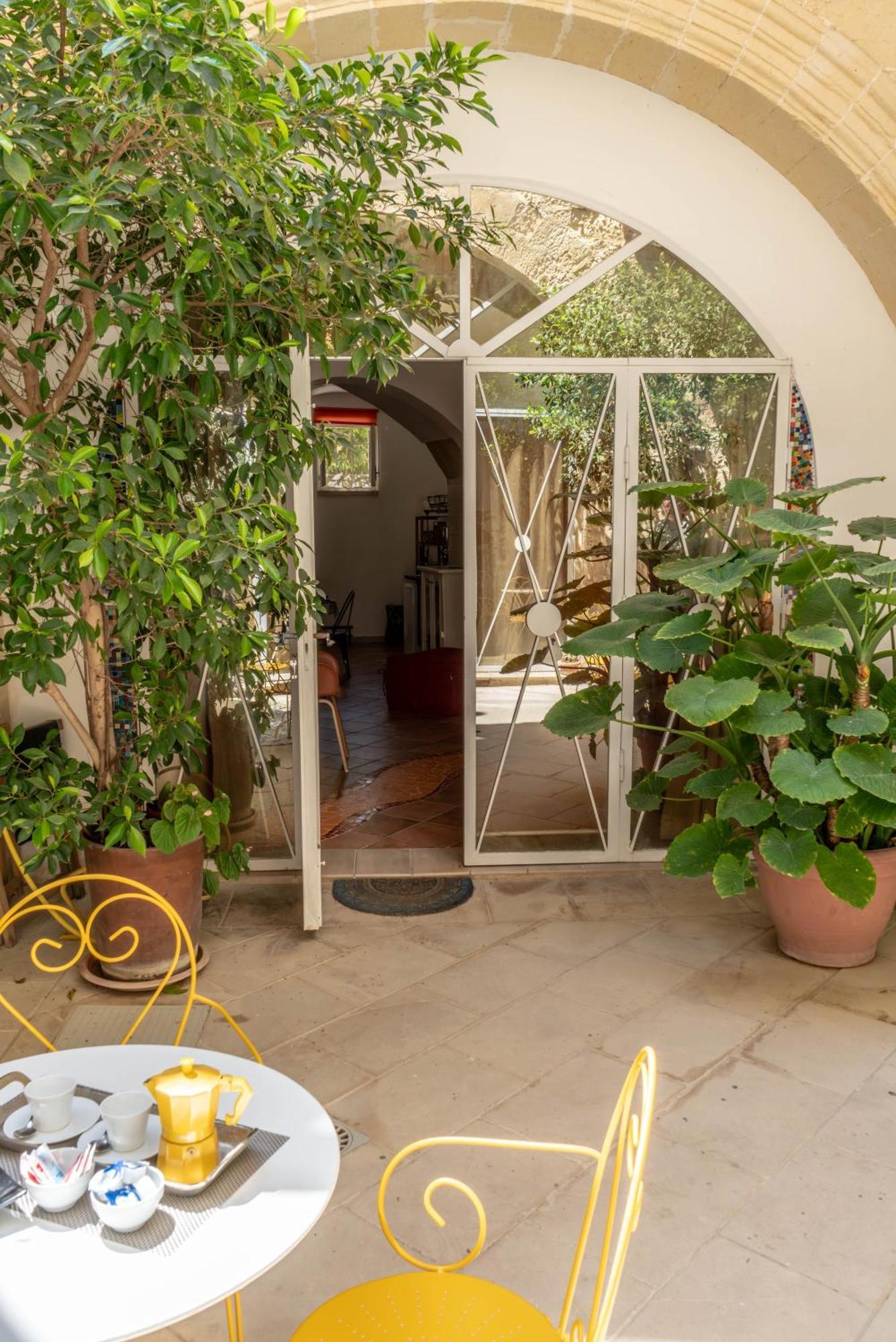 B&B Corte Dei Memoli Di Margiotta Giuseppina Lecce Kültér fotó