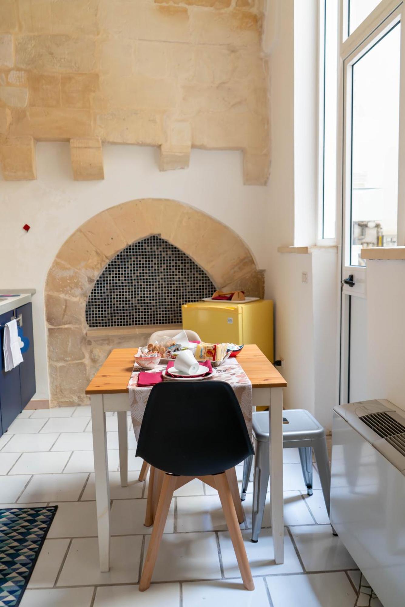 B&B Corte Dei Memoli Di Margiotta Giuseppina Lecce Kültér fotó